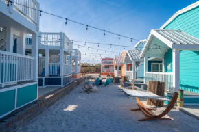 5 O'Clock Somewhere, Roadrunner Bungalow